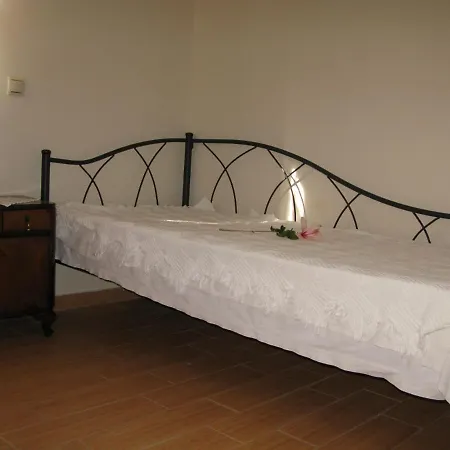 Navarino Seaview Escape - A Breath Away From The Beach Apartment Vromonérion