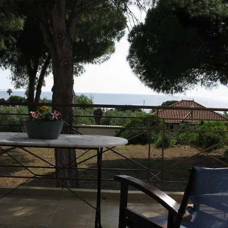 Navarino Seaview Escape - A Breath Away From The Beach Apartment *